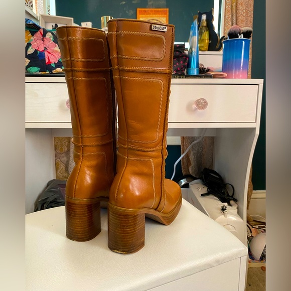 ✨VINTAGE MUDD BOOTS✨ LOVE these they just sadly did not fit me :( - Picture 2 of 5